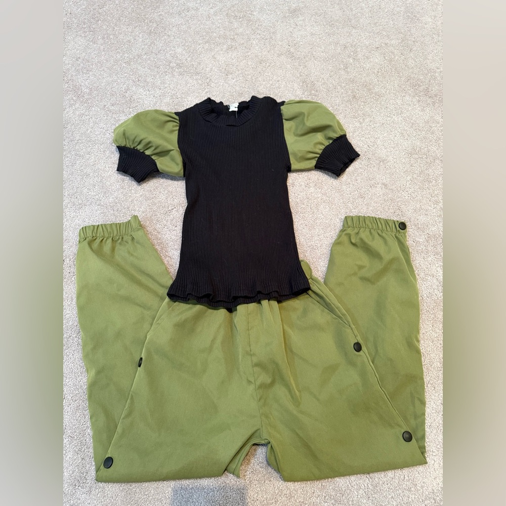 SHEIN Kids Matching Set